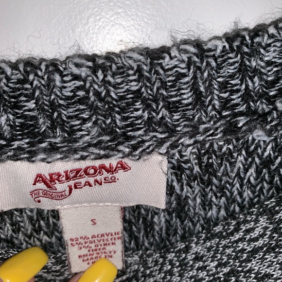 Black cross neck sweater - Picture 3 of 4